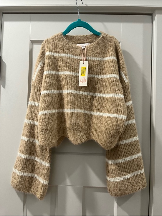 GB girls Other - Gianni Bini GB Girls Oversize Crop Striped Sweater Camel White Girls Medium